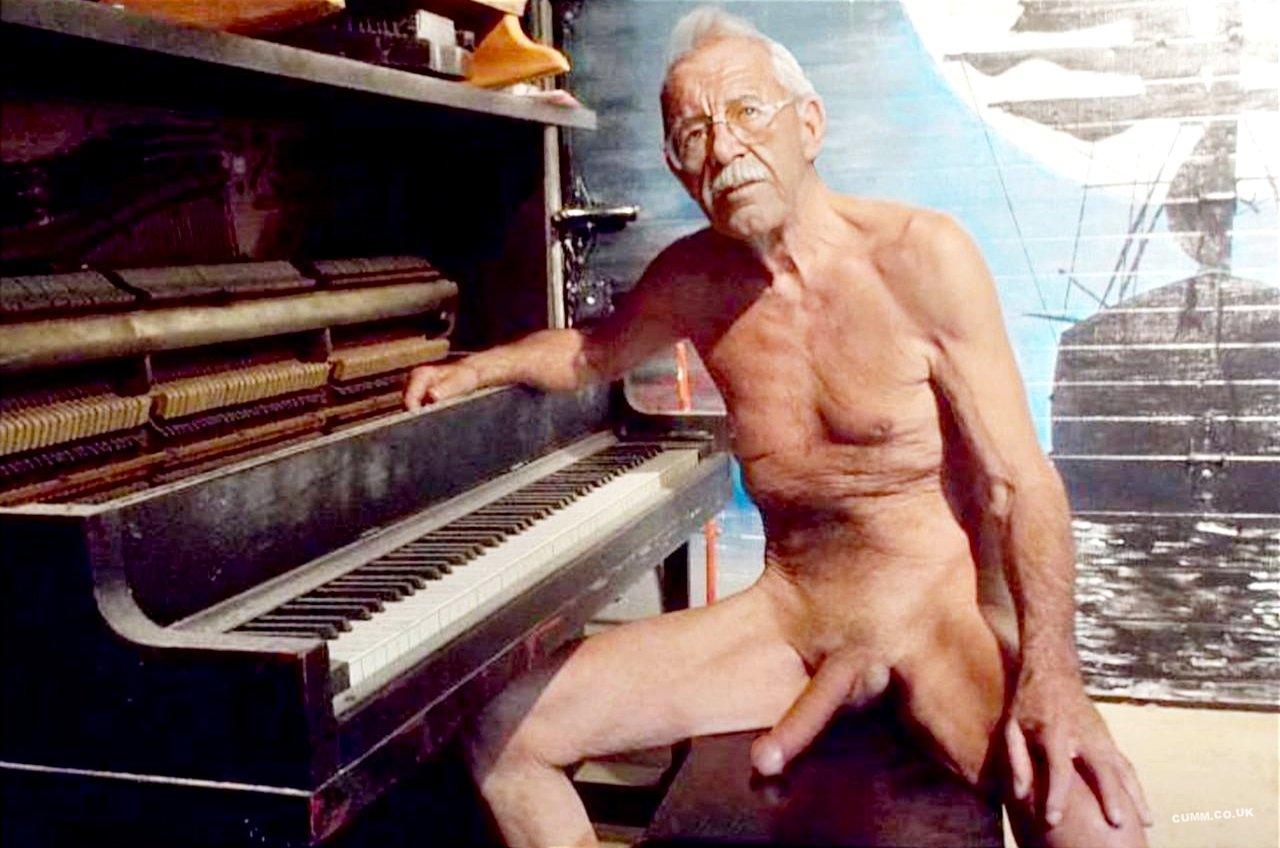 hapenis-pianist old boyz